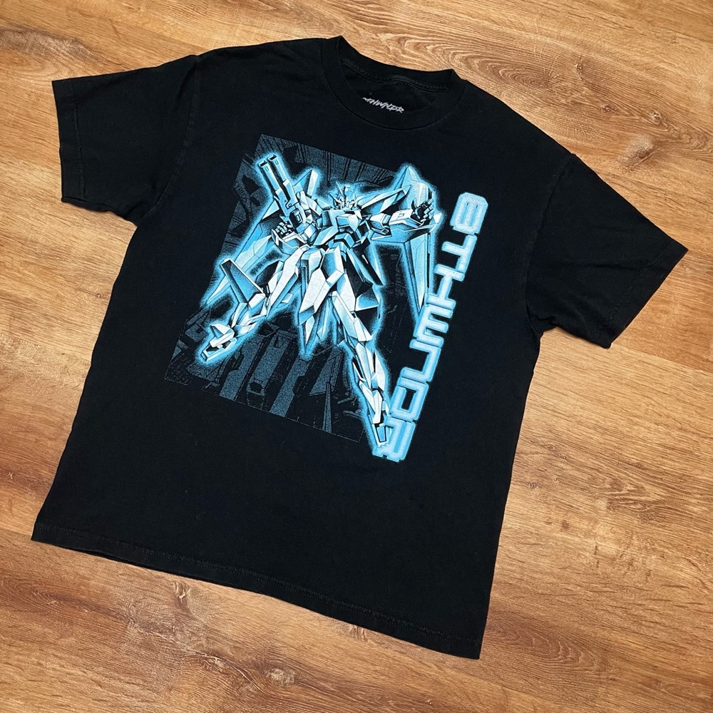 Graphic tee